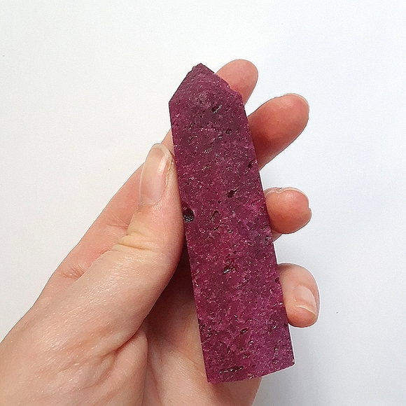 Honeycomb Ruby Tower *chipped tip* - Picture 4 of 6
